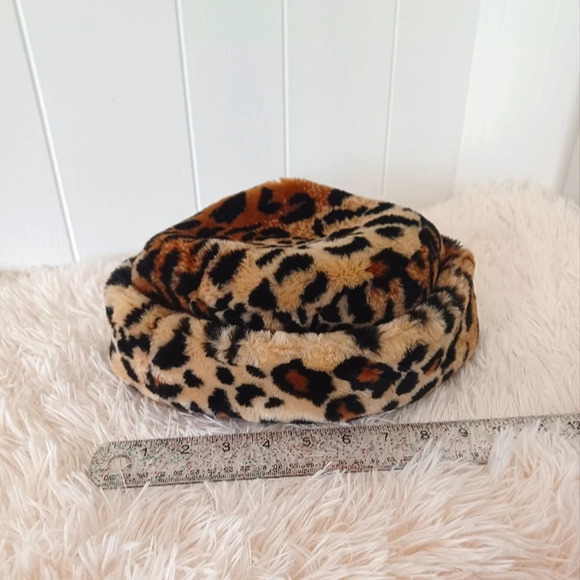 Vintage Fuzzy Leopard Print Bucket Hat - Womens - Picture 5 of 8